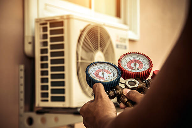 Professional Hvac technician working in Junction City, CA